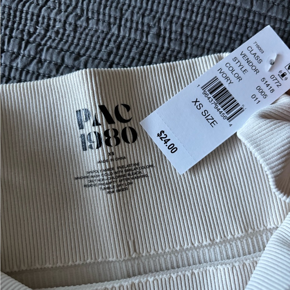 PacSun Ribbed Cream Shorts - Picture 2 of 3